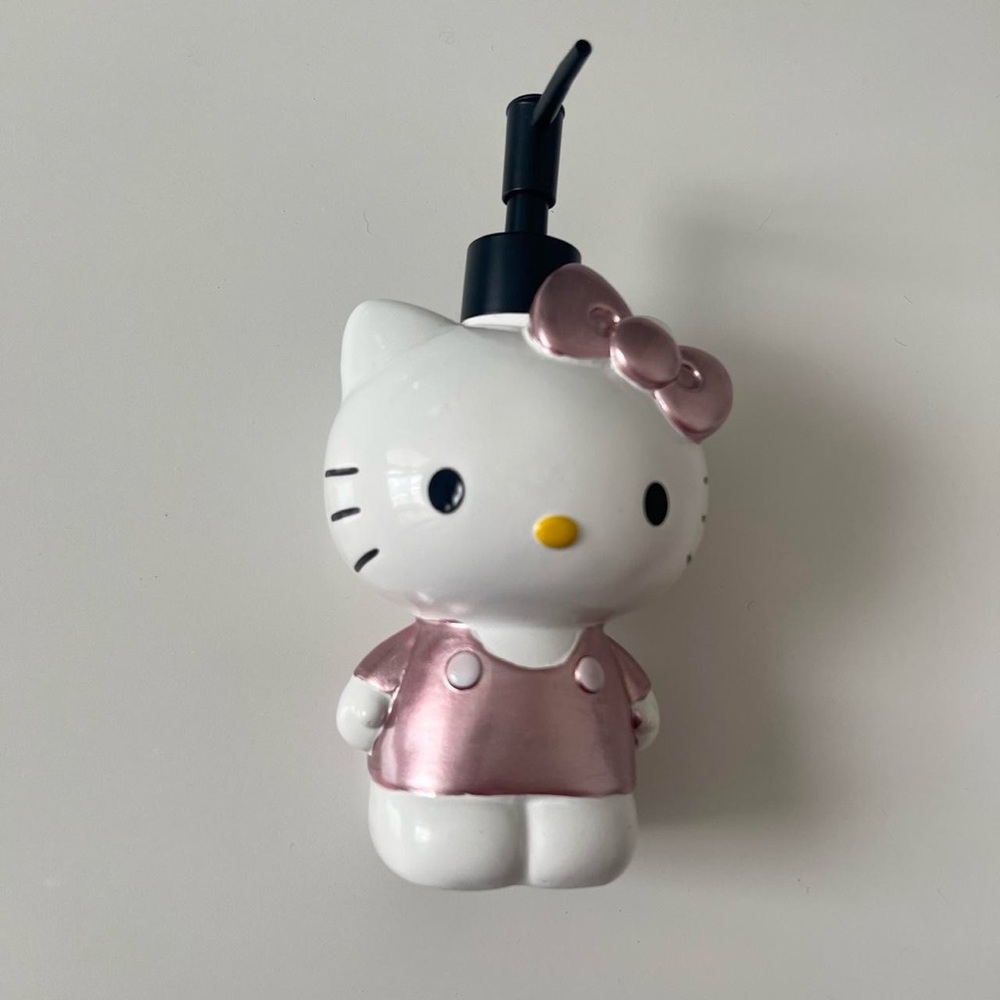 Hello kitty soap lotion dispenser